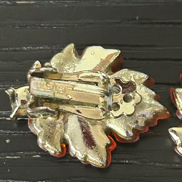 VTG LISNER Leaf Clip-On Earrings Gold Tone & Orange Molded Glass Fall Accessory - Picture 6 of 10